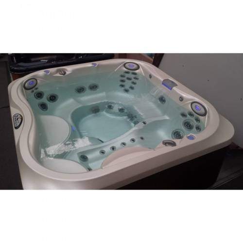 Jacuzzi 